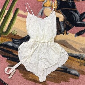 VINTAGE LINGERIE TEDDY WHITE LACE